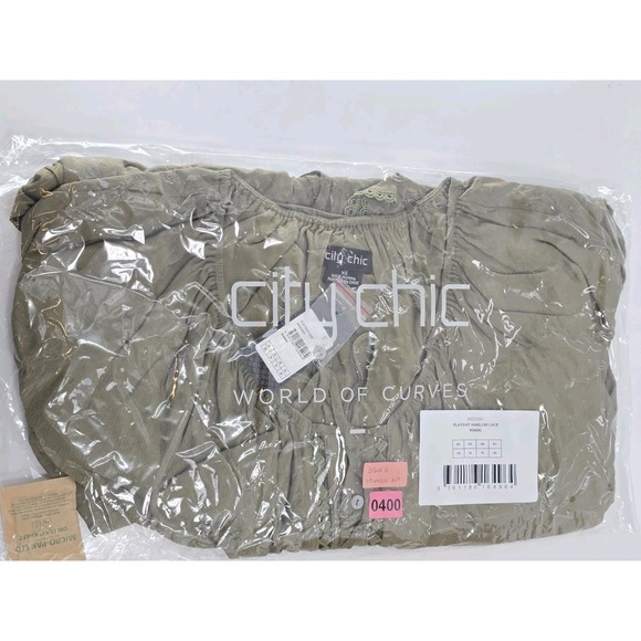 NWT City Chic Women's Plus Size Playsuit - Harlow Lace Embroidered - Size 14 - Picture 2 of 8